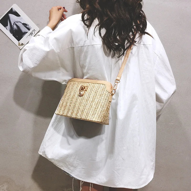 Casual Chains Straw Bucket Bags Women Summer Messenger Bag Rattan Bags Beach Lady Travel Purses and Handbags Shoulder Bag