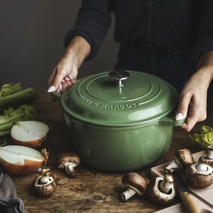 Cast Iron Dutch Oven